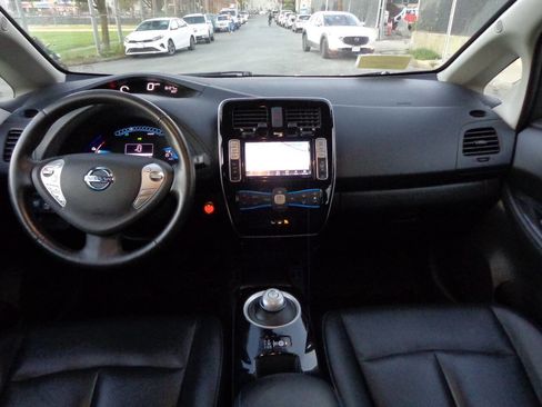 Used 2017 Nissan Leaf SL w/ Protection Package image 22