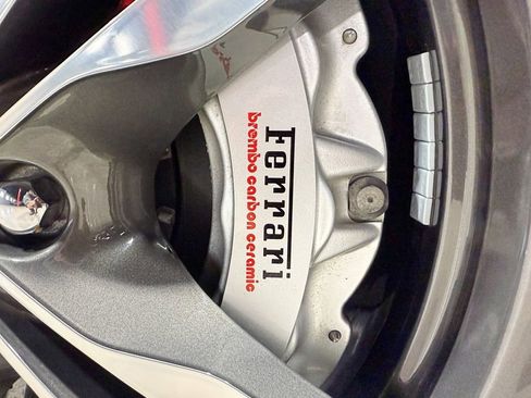 Used 2019 Ferrari Portofino image 36