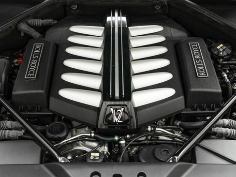 Used 2017 Rolls-Royce Dawn image 13