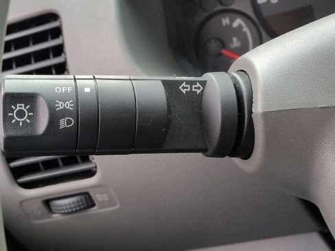 Used 2018 Nissan Frontier SV image 28