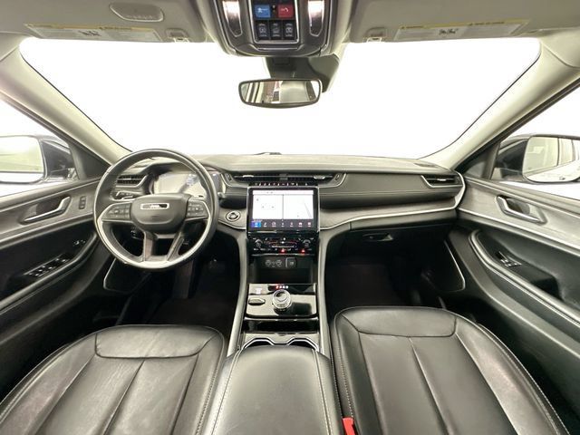 Used 2022 Jeep Grand Cherokee L Limited AWD/4WD image 3