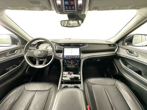 Used 2022 Jeep Grand Cherokee L Limited AWD/4WD image 3