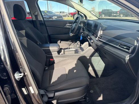 Used 2023 Kia Sportage LX image 27
