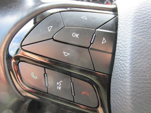 Used 2020 Jeep Cherokee Latitude Plus AWD/4WD image 18