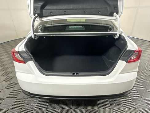 Used 2025 Toyota Camry LE FWD image 31