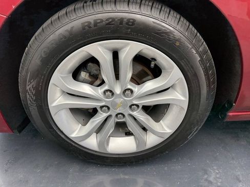 Used 2019 Chevrolet Cruze LT FWD image 40