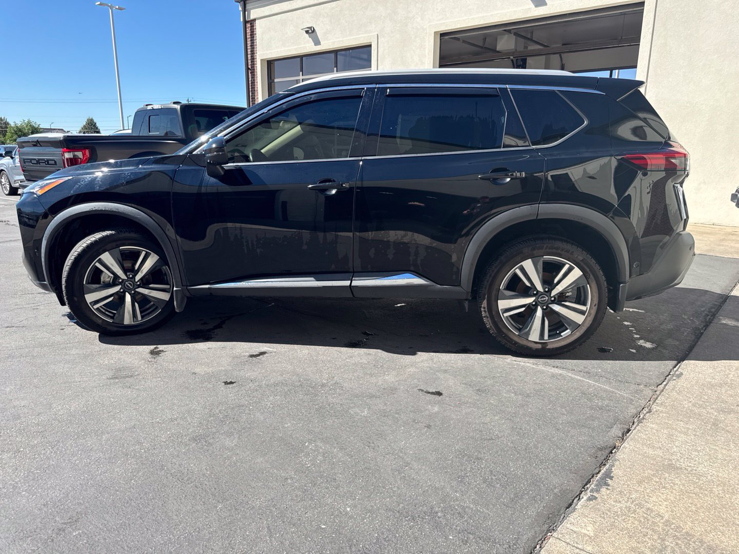 Used 2023 Nissan Rogue SL w/ SL Premium Package AWD/4WD image 5
