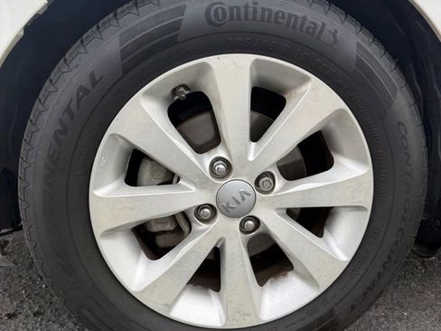 Used 2013 Kia Rio EX w/ Convenience Pkg image 9