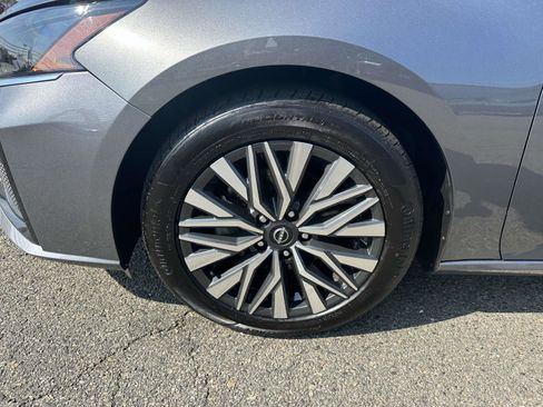 Used 2024 Nissan Altima 2.5 SV image 7