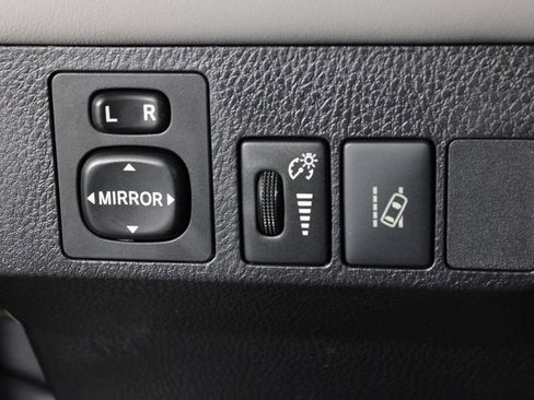 Used 2018 Toyota RAV4 XLE image 21