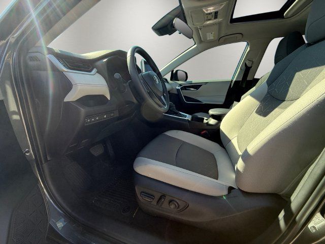 Used 2025 Toyota RAV4 XLE w/ Convenience Package AWD/4WD image 9