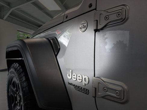 Used 2019 Jeep Wrangler Sport AWD/4WD image 23