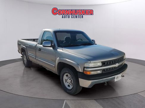 Used 2000 Chevrolet Silverado 1500 LS w/ Firm Ride Suspension Pkg AWD/4WD image 1