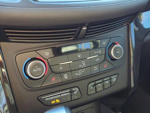 Used 2018 Ford Escape Titanium AWD/4WD image 21