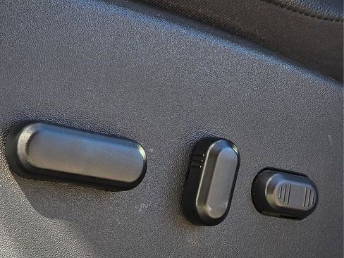 Used 2019 Ford Escape SE image 18