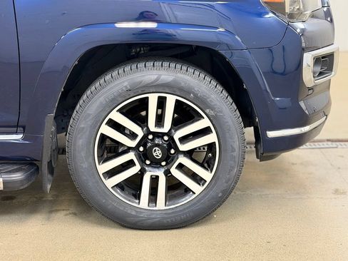 Used 2020 Toyota 4Runner Limited AWD/4WD image 4