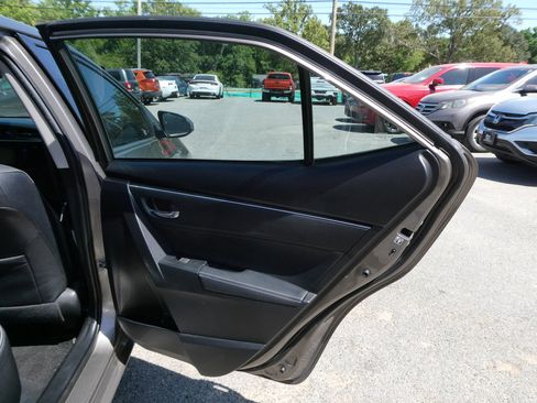 Used 2017 Toyota Corolla XLE FWD image 28