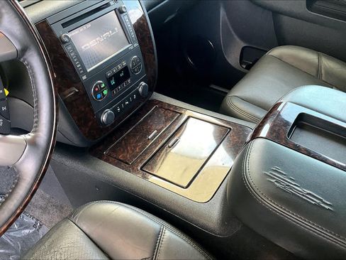 Used 2014 GMC Yukon Denali RWD image 14