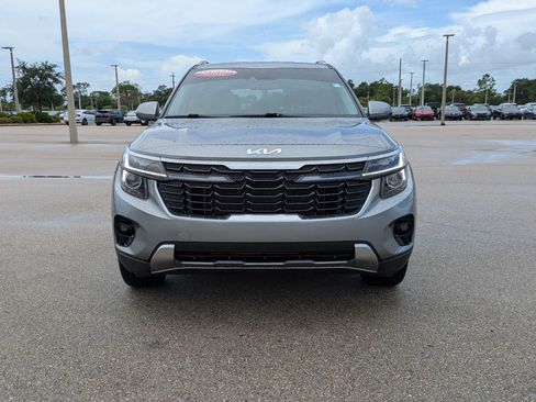 Certified 2024 Kia Seltos EX FWD image 9