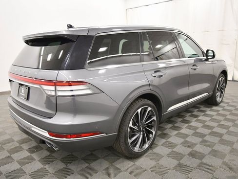 Used 2023 Lincoln Aviator Reserve w/ Equipment Group 201A image 8