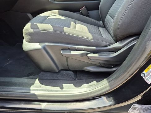 Used 2025 Chevrolet Equinox LT FWD image 14