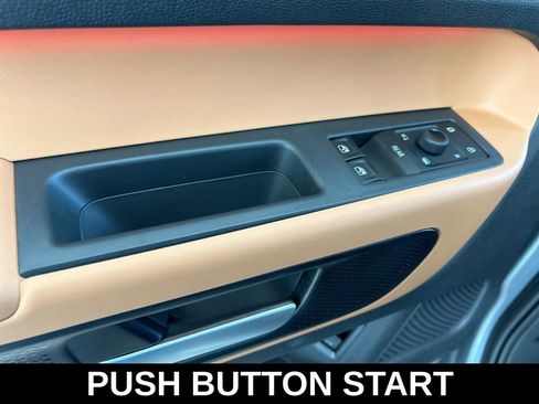 New 2025 Volkswagen ID. Buzz Pro S image 12