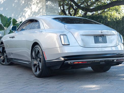 Used 2024 Rolls-Royce Spectre w/ Spectre Launch Package AWD/4WD image 48