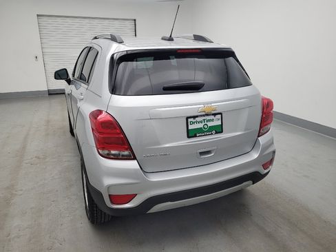 Used 2022 Chevrolet Trax LT w/ LT Convenience Package AWD/4WD image 6
