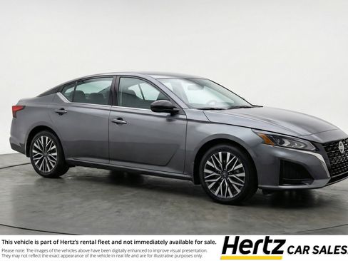 Used 2025 Nissan Altima 2.5 SV image 1
