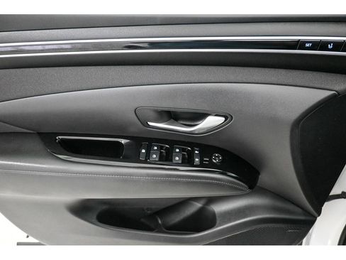 Used 2023 Hyundai Tucson Limited image 31