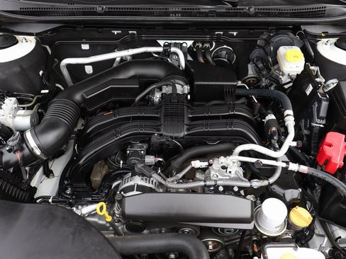 Used 2023 Subaru Outback Premium image 12