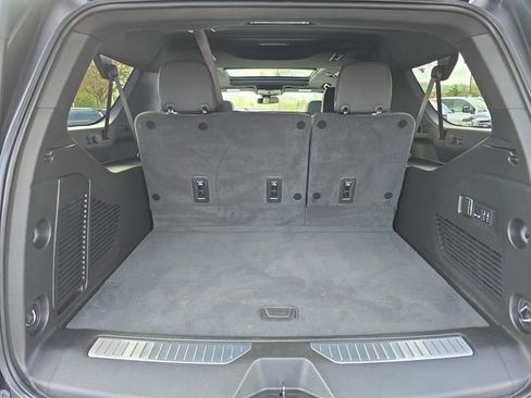 Certified 2024 Chevrolet Suburban RST image 31