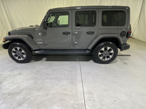 Used 2019 Jeep Wrangler Unlimited Sahara AWD/4WD image 7