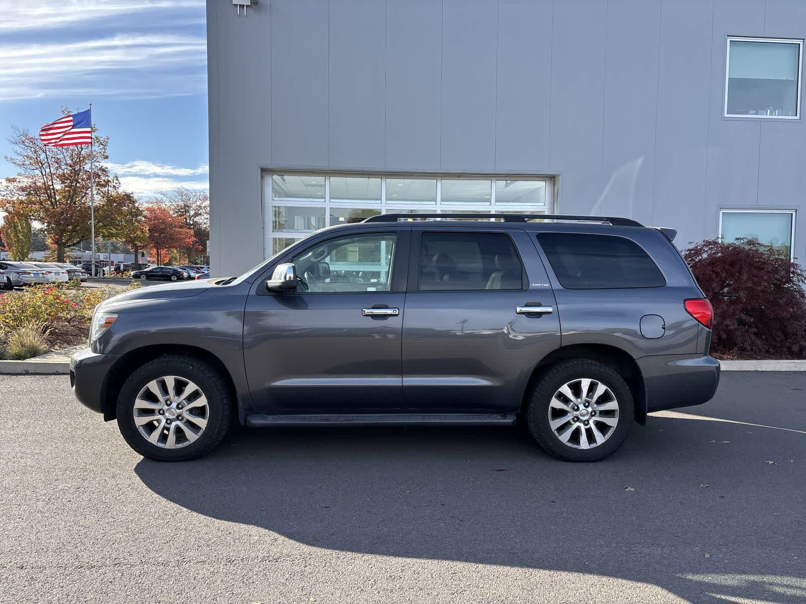 Used 2011 Toyota Sequoia Limited AWD/4WD image 2
