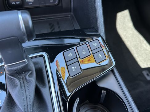 Used 2024 Kia Sportage SX image 33