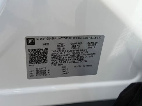 Used 2024 GMC Terrain SLT image 29