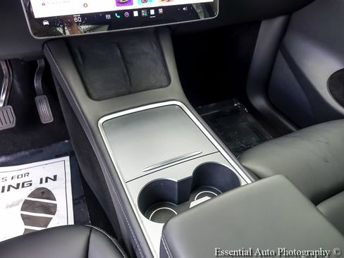 Used 2025 Tesla Model Y Long Range AWD/4WD image 19