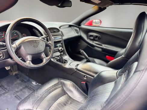 Used 2004 Chevrolet Corvette Convertible w/ Preferred Equipment Group image 13