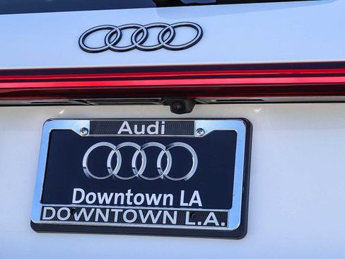 Used 2025 Audi Q5 Premium w/ Convenience Package image 11