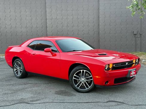 Used 2019 Dodge Challenger SXT AWD/4WD image 3