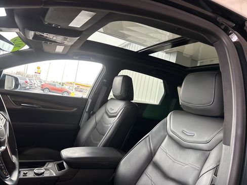 Used 2022 Cadillac XT5 Premium Luxury image 9