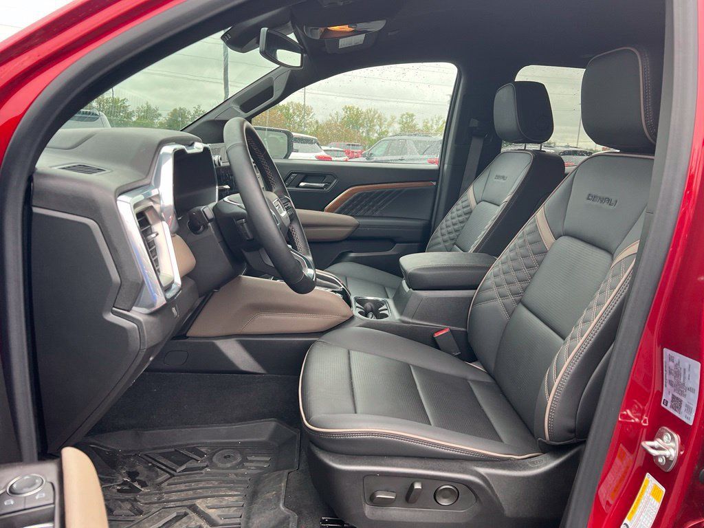 Used 2026 GMC Canyon Denali AWD/4WD image 7