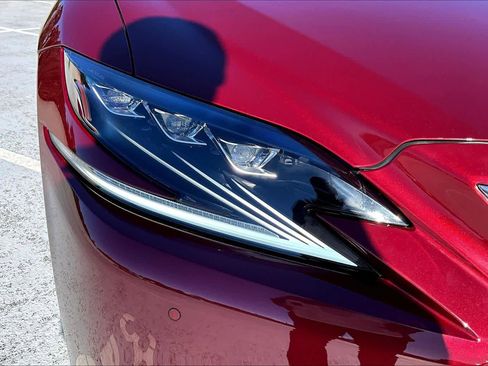 Used 2019 Lexus LS 500 image 26