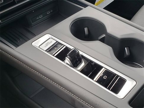 New 2026 Volkswagen Atlas SE image 11