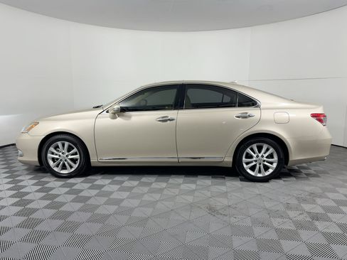 Used 2011 Lexus ES 350 image 2