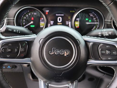 Used 2023 Jeep Wrangler Sahara w/ Cold Weather Group image 27