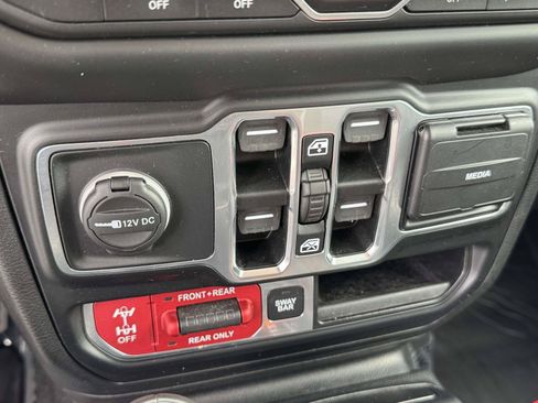 Used 2020 Jeep Wrangler Unlimited Rubicon AWD/4WD image 6
