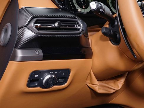 New 2026 Aston Martin V8 Vantage Coupe RWD image 5