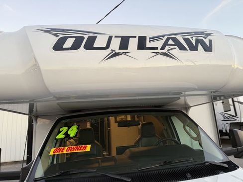 Used 2024 Ford E-450 and Econoline 450 Super Duty w/ Motorhome Prep Package image 23