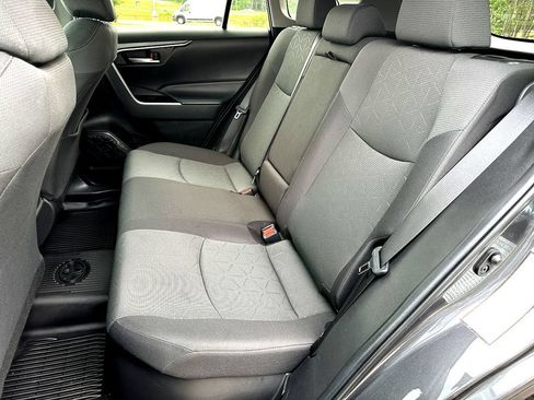 Used 2024 Toyota RAV4 XLE AWD/4WD image 18